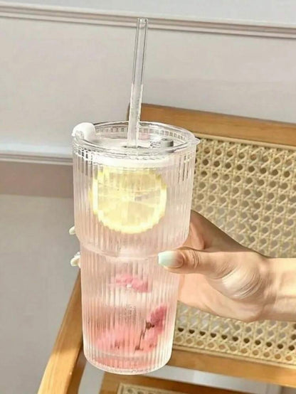 Tasse en verre à rayures verticales
